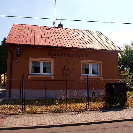 Kavárna Lucie s ubytováním Horní Těrlicko Exterior foto